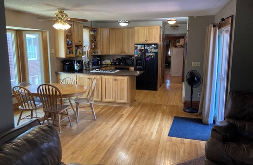 Merriam Park House | Spacious 6-bedroom 3 bath house Saint Paul - sleeps 18!