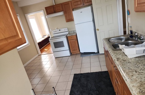 Springfield House | Spacious 6-bedroom house in welcoming Springfield with AC, WiFi