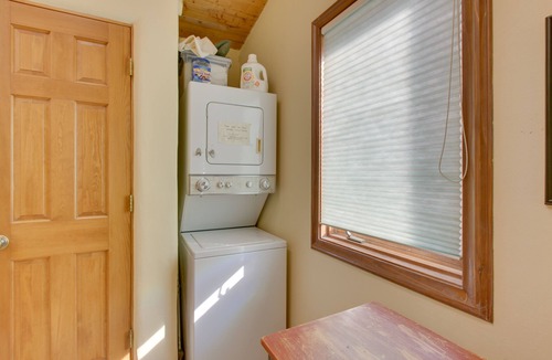 Taos House | Spacious Adobe Home < 1 Mi to Downtown Taos!