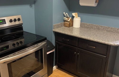 Robbinsdale House | Spacious and comfortable! A charming gem, located on Victory Memorial Parkway.