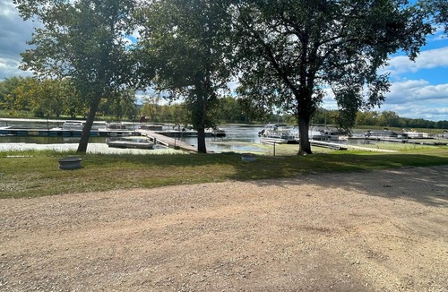Fountain City House | Spacious and full stocked RV on the Mississippi River