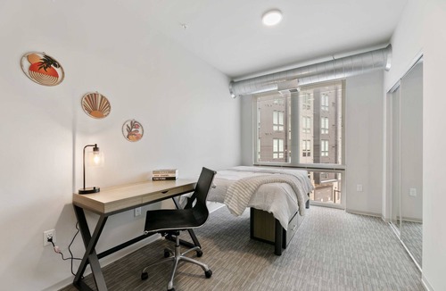 Prospect Park Apartment | Spacious and Modern With Premium Amenities Near U of M