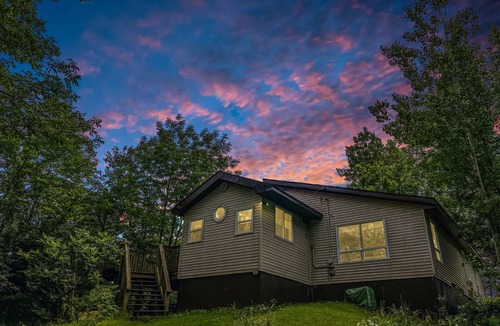 Bancroft Cottage | Spacious Bancroft Cottage- Private Lakefront/Sauna/In Town