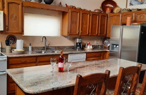 South Capitol House | Spacious, beautiful - Ellie's! is 15 minutes from historic Santa Fe Plaze!