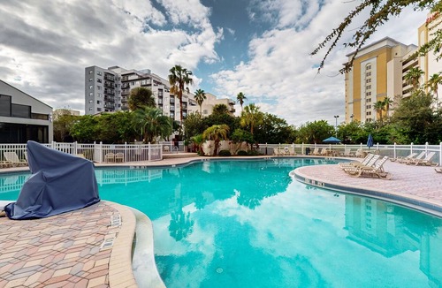 Southwest Orlando Condo | Spacious Condo with a Kitchen, AC, Pools, Hot Tubs, Tennis, & Gym