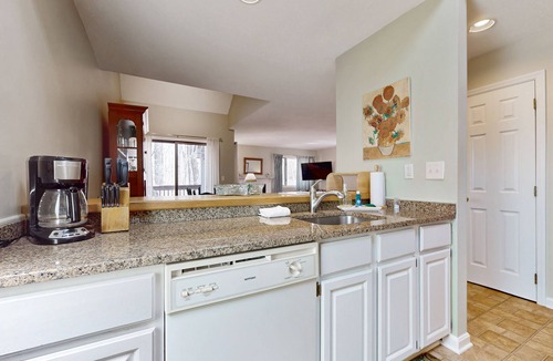 West Hartford Condo | Spacious condo with mountain view, fireplace, a/c, walk to Lake Pinneo