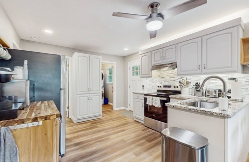 Gloversville Cottage | Spacious cottage with deck, kayaks, private beach - in ADK Park