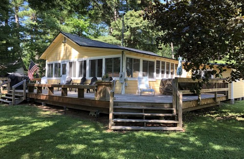 St. Albans Cottage | Spacious Cottage with Lake Access in quiet lakeside community