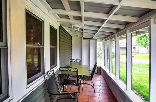 Buffalo City Cabin | Spacious Crane Cabin #4 w/Porch & Fire Pit