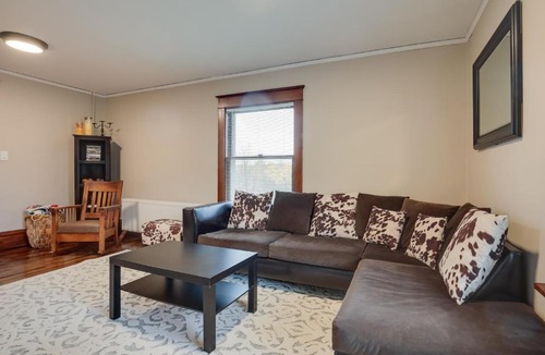 Bessemer House | Spacious Home in Ramsay: 9 Smart TVs + Pool Table!