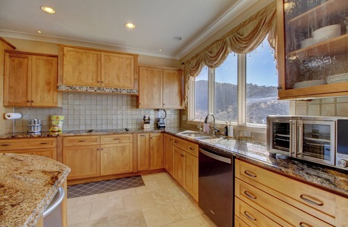 Northeast Heights House | Spacious home with the view of city lights