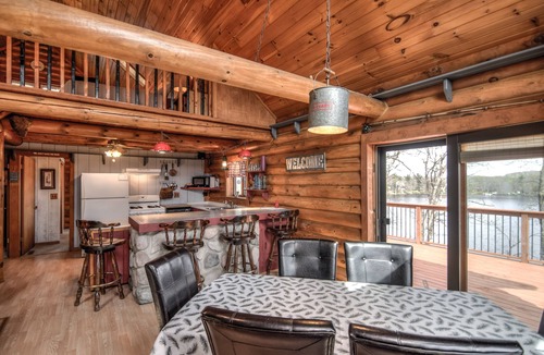 Chetek House | Spacious, Lake Front, Authentic Log Home
