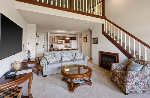 Birchwood Condo | Spacious Lakeside Condo at Tagalong Golf Resort with Indoor Pool and Hot Tub