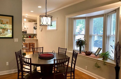 Southwest Minneapolis Apartment | Spacious Lk Harriet 2BR, great walking neighborhood yet min to downtown and MOA
