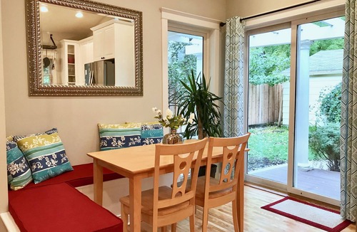 Southwest Minneapolis Apartment | Spacious Lk Harriet 2BR, great walking neighborhood yet min to downtown and MOA
