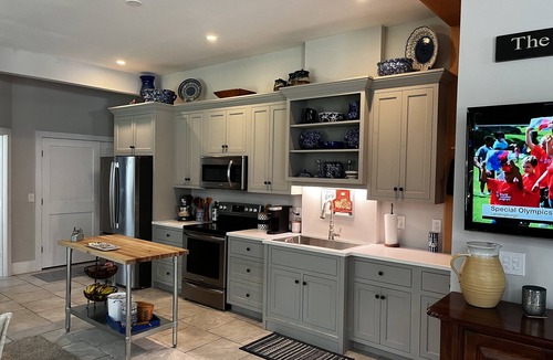 Pownal House | SPACIOUS Mountain Retreat with HOT TUB, Fire Pit & Hiking Trails