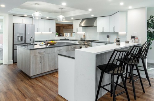 Stowe Area House | Spacious Mountain View Home - Hot Tub, Pool, Firepit, Gym - Perfect for families