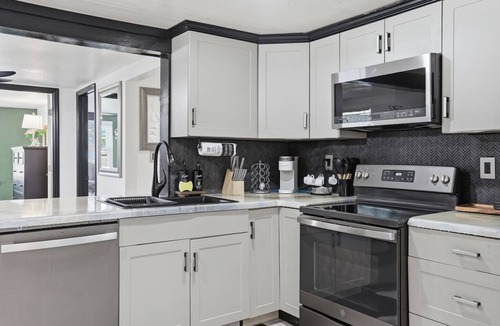 Fairview Shores House | Spacious Orlando Retreat w/Backyard Oasis Near Downtown & Attractions