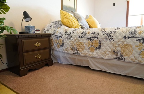 Mesa Bed & Breakfast | Spacious, private, bedroom and private 3/4bath. a simple bed and breakfast