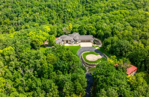 Prescott House | Spacious secluded 5bedroom 8bath estate in charming Prescott with pool