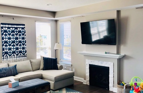 Webster House | Spacious Townhome close to the Twin Cities, lakes, shopping and restaurants.
