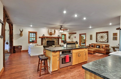 Stockbridge Cabin | Spacious Vermont Mountain Retreat | 4BR/4BA | Near Killington & Hiking | Perfect for Groups