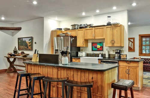 Stockbridge Cabin | Spacious Vermont Mountain Retreat | 4BR/4BA | Near Killington & Hiking | Perfect for Groups