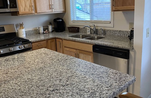Robbinsdale House | split level 4-bedroom 2-bath duplex