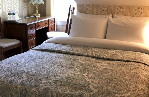 Mansfield House | Spring Hill Inn