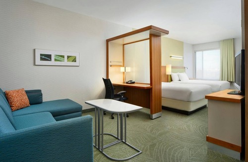 Moosic Hotel | SpringHill Scranton | Queen w/Sofa | Universities, Casino, I-81 Easy