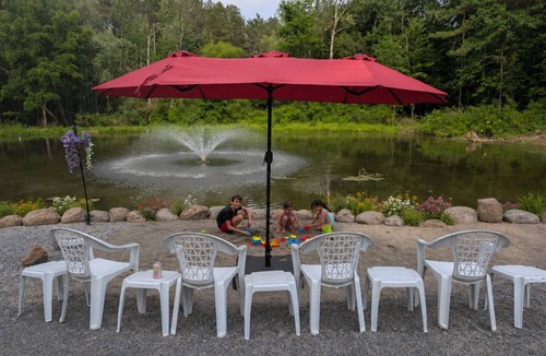 Springwater House | Springwater Lodge, Pond & Fishing