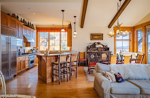 Spruce Peak House | Spruce Peak Mountain Cabin