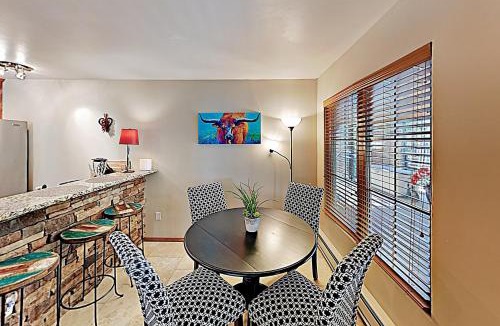 Taos Ski Valley House | St Moritz Condos 202