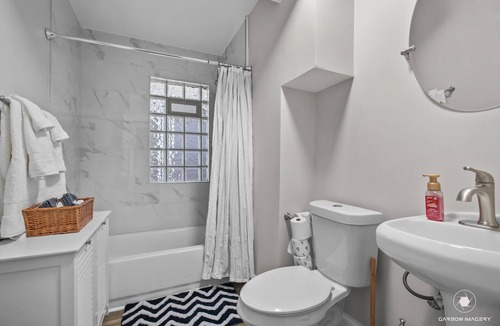 Midway Apartment | St. Paul Fry St. Office Suite #4