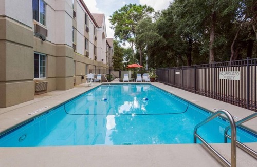 Altamonte Springs Apartment | Standard Queen Room Near Cranes Roost Park ORL