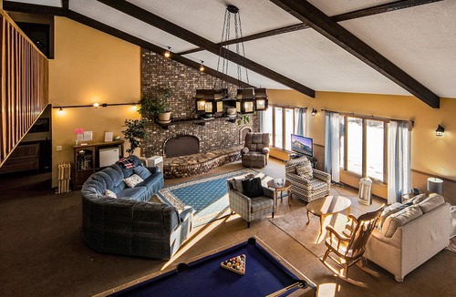 Fountain City Condo | Star Hawk Springs Chateaux - Large 6 Bdrm Retreat