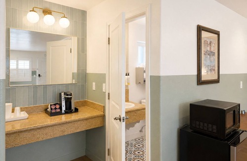 Munras Avenue Hotel | Stargazer Hotel