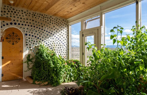 Petaca House | Stargazing Earthship Retreat in Taos with Outdoor Fire Pit - sleeps 6!