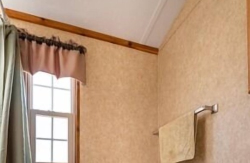Merrillan Apartment | Stay at this quaint home perfect for the traveling outdoors enthusiasts not far from Lake Arbutus.