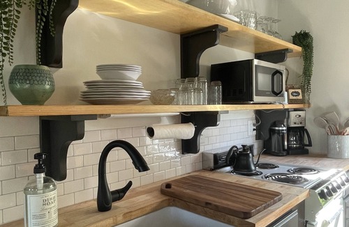 St. Albans House | Stay at this comfortable loft at St. Albans Bay!