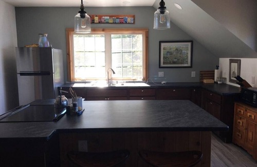 Brier Hill Apartment | Stay on the St Lawrence River in a Tower!