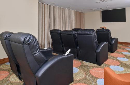 Rochester Hotel | Staybridge Suites Rochester by IHG