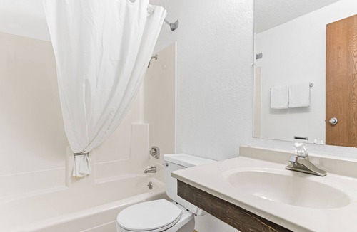 Little Falls Hotel | StayInn Little Falls