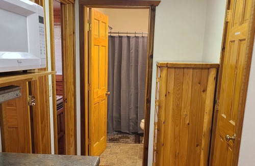 Warrens Villa | Steps from 3 Bears Lodge