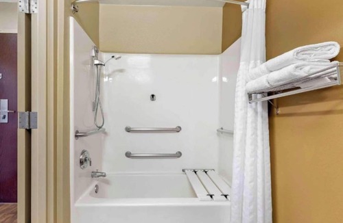 Sacramento Hotel | Studio 6 Extended Stay Sacramento Arden Way CA