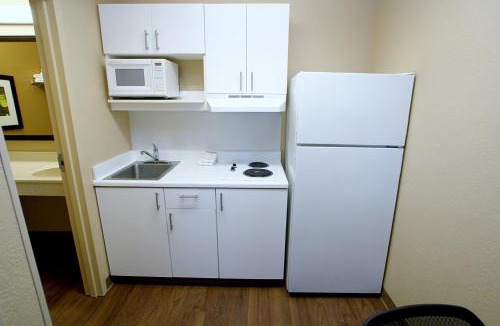 South Natomas Hotel | Studio 6 Suites Sacramento Northgate CA