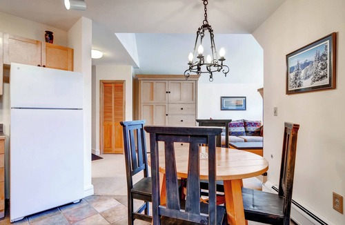 River Run Condo | Studio condo w/full kitchen Walk to the slopes Kids Ski Free