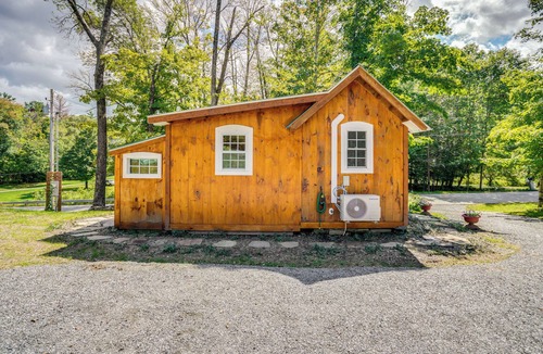 Vernon Apartment | Studio w/Trail Access ~ 10 Mi to Brattleboro!