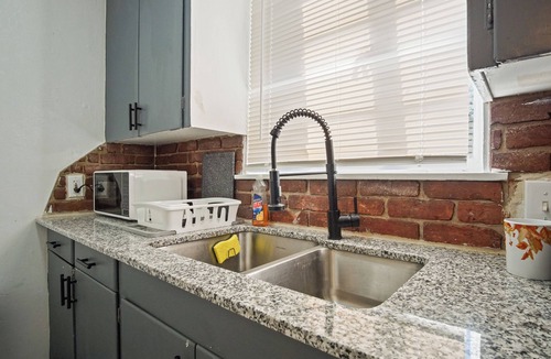 Central Oklahoma City Apartment | Studio with kitchen nears Science Museumnn