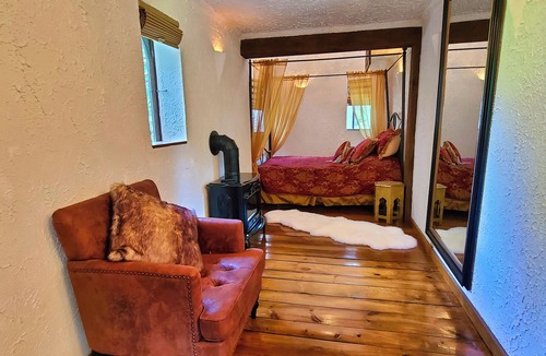 Irasburg Other | Stunning Castle w/ Hot tub, and Game Room